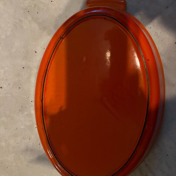 Le Creuset Round Orange Enameled Cast Iron AuGratin Baking Dish pre-owned - Picture 3 of 4